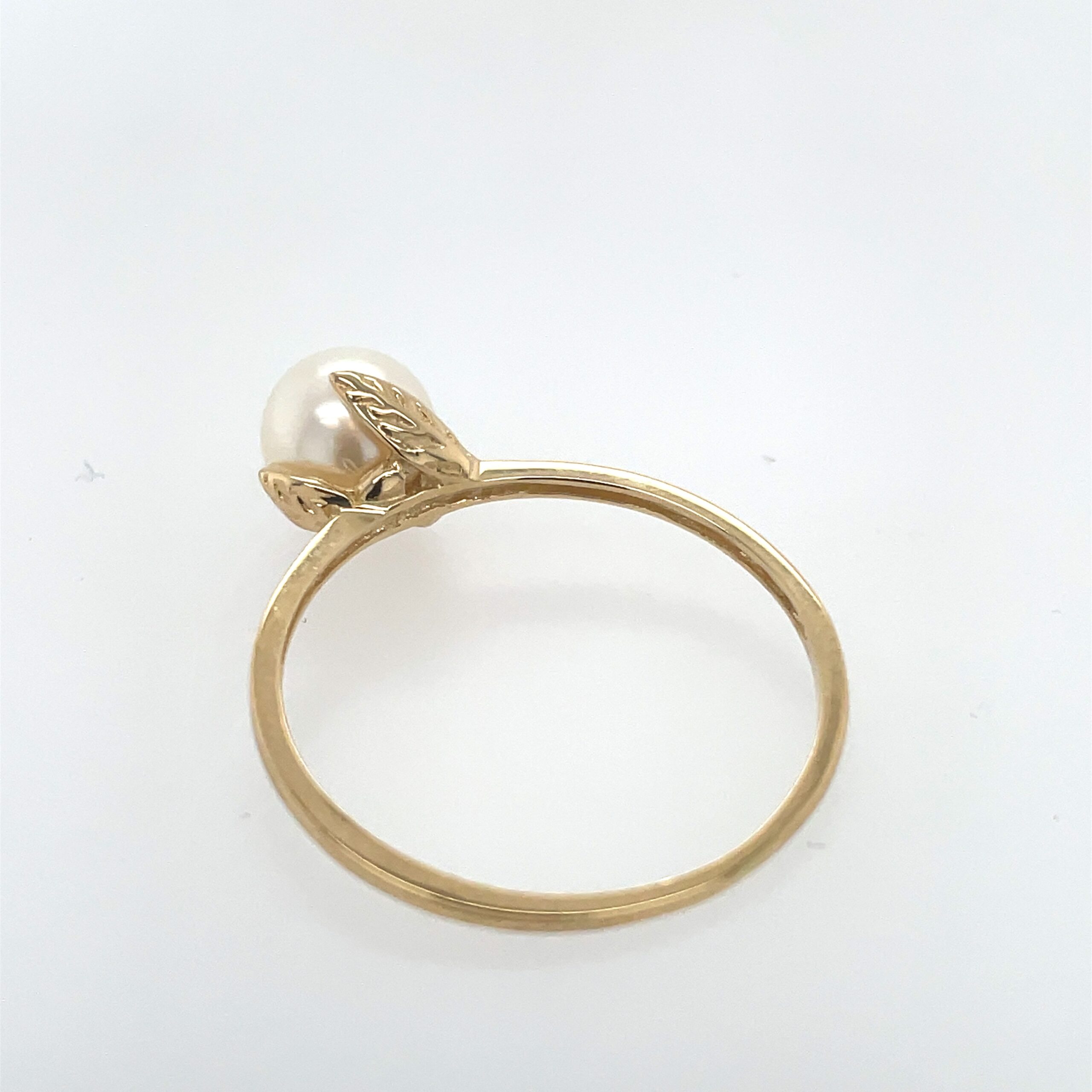 Yellow Gold Pearl Ring