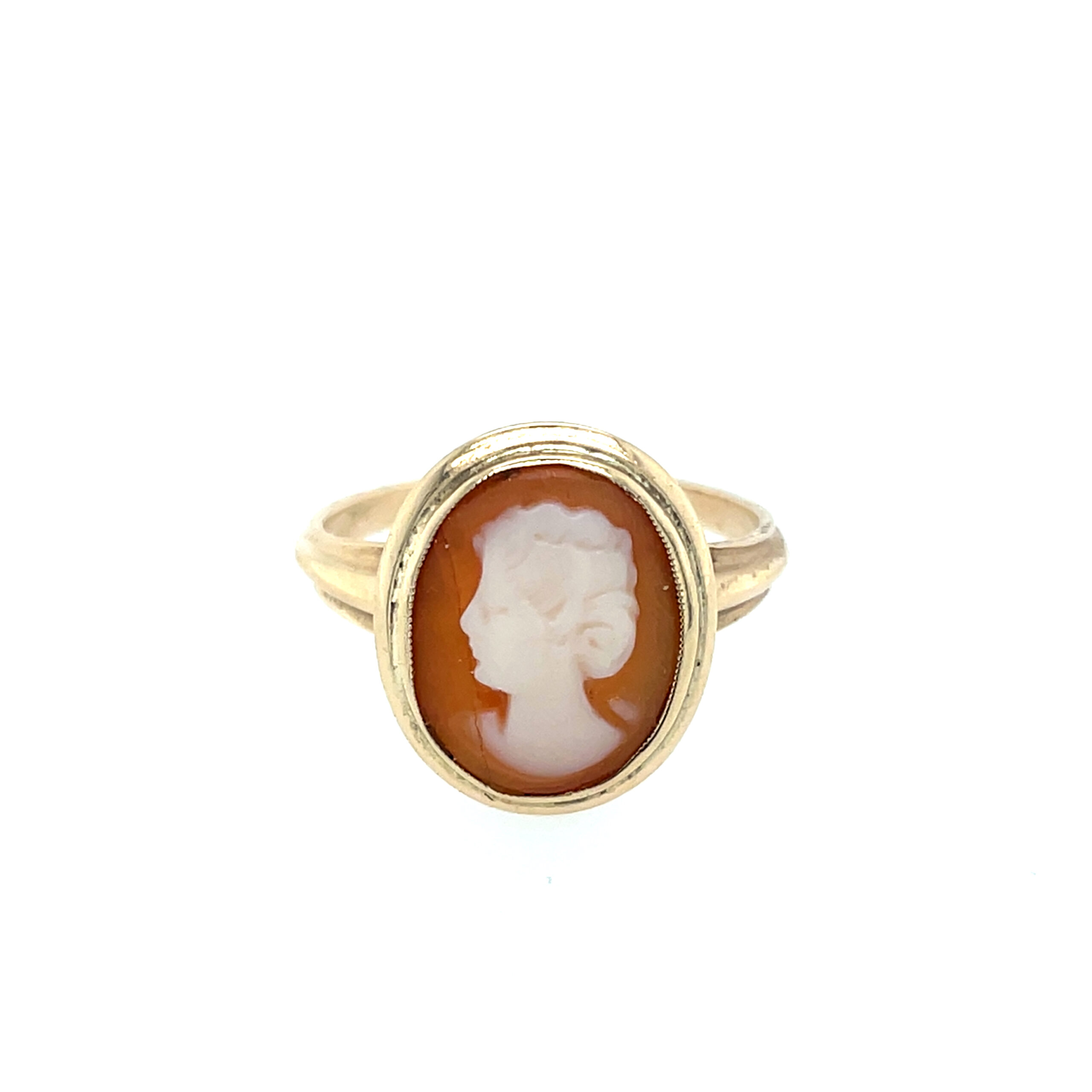 Estate: Yellow Gold Cameo Ring